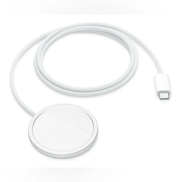 Apple MagSafe Charger with White Finish New the box Alittle damage