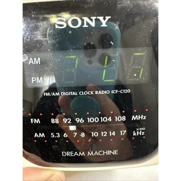 VTG Sony Dream Machine ICF-C120 AM/FM Clock Radio - Tested & Working -White Cube