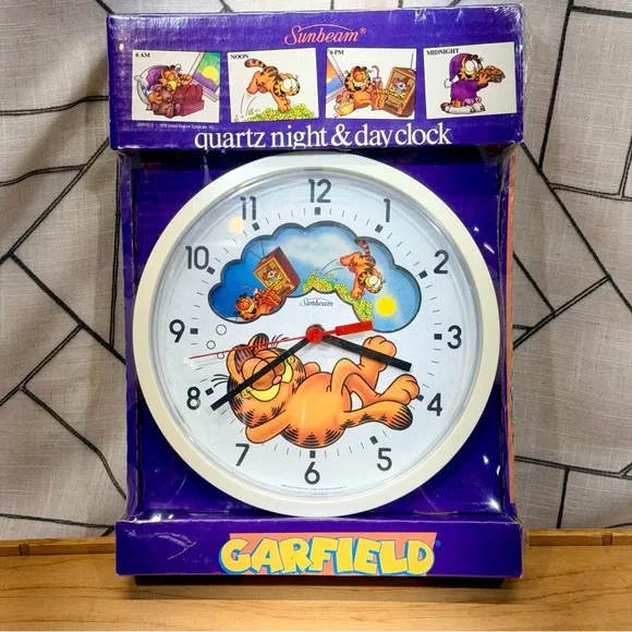 Vintage Garfield Sunbeam Quartz Night/Day Analog Wall Clock NOS Sealed UNTESTED‎