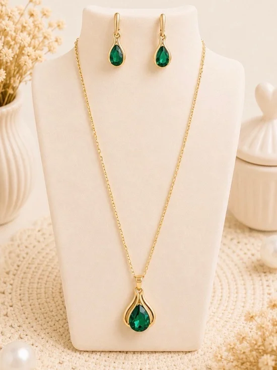 Gold-Tone Emerald Green Teardrop Stone Pendant Necklace and Earring Set-NWOT