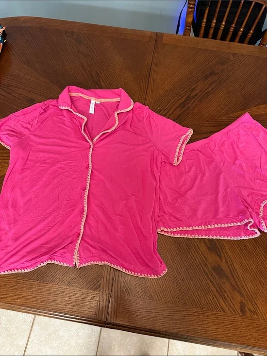 Classic Short Sleeve Pink Pajama Set with Contrast Trim