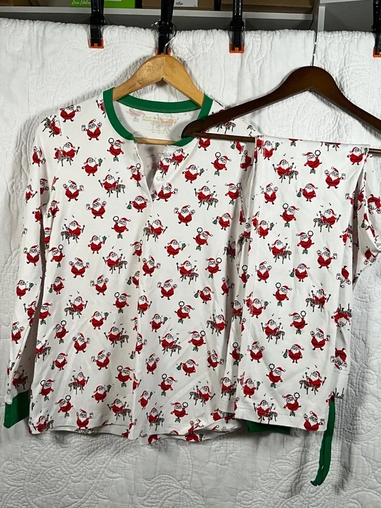Kids Holiday Santa Print Pajama Set - White & Red