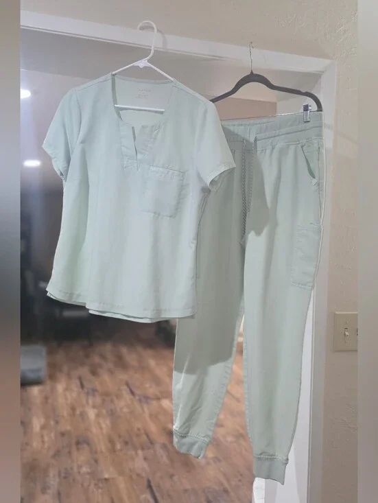 Jaanuu Mint Green Two-Piece Scrub Set - Top & Jogger