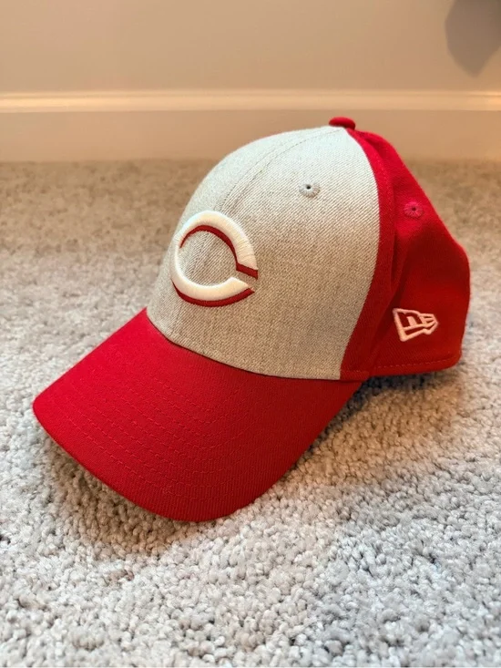 Cincinnati Reds MLB fitted hat