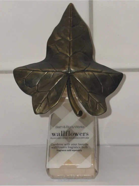 Bath & Body Works Bronze Leaf Wallflowers Plug-In Leaf Accent