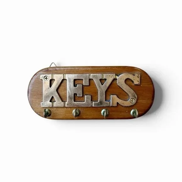 Vintage Wood Metal KEYS Wall Key Holder Rack 4 Hooks Made in Taiwan Rustic Decor