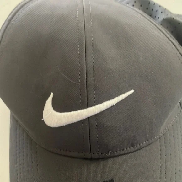 Nike Men’s Gray Cap with White Swoosh Embroidery