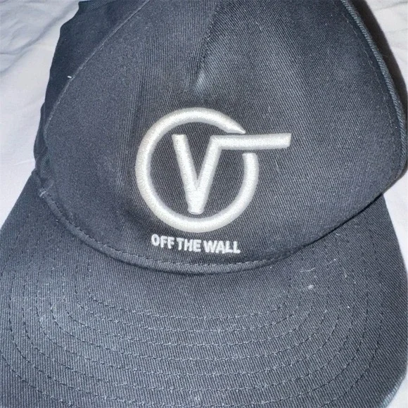 Vans Off The Wall Black Snapback Hat Unisex Skateboarding‎ Cap