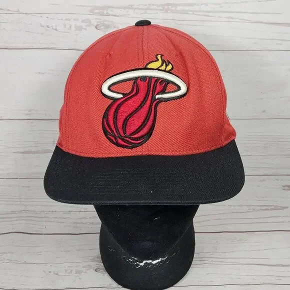 Miami Heat Mitchell & Ness Snapback Hat Adjustable Red Black NBA Logo Men's