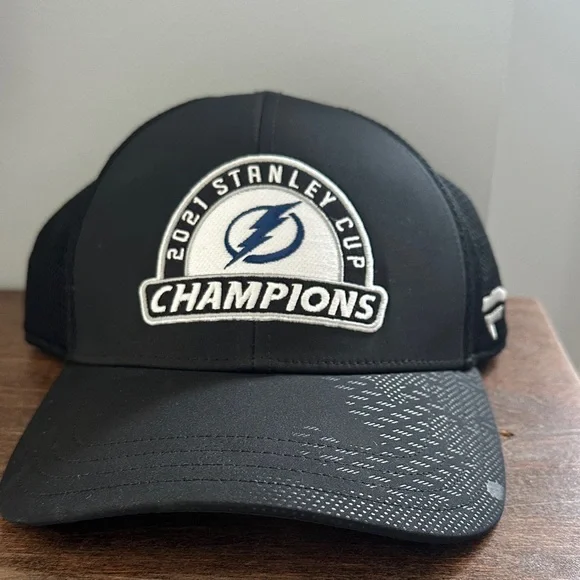2021 Stanley Cup Champions Authentic Pro NHL Fanatics snap back hat