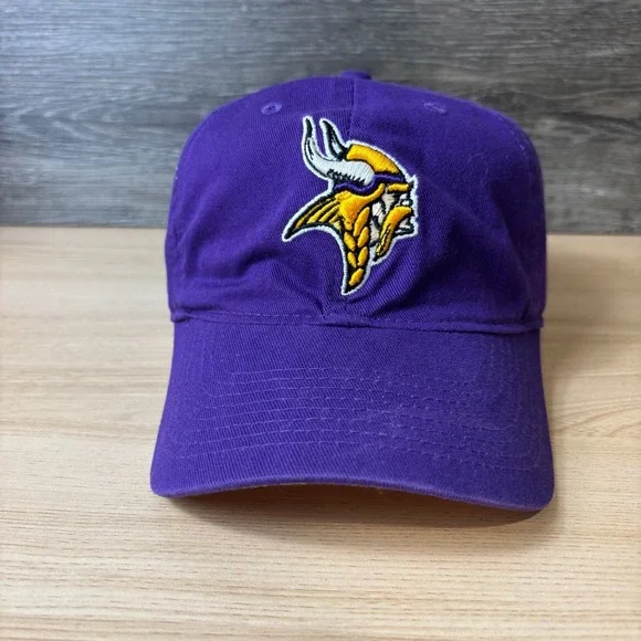 Minnesota Vikings Hat Cap Strap Back Purple Reebok Adjustable Mens‎
