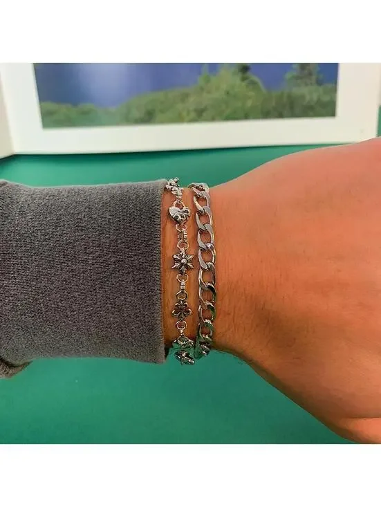Simple Stainless steel Y2k 2000s style Cuban Link Bracelet. 9 inches length.