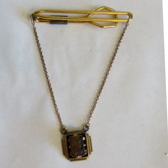 Vintage Manleigh Gold Tone Tigers Eye Roman Soldier Cameo Tie Clip with Chain