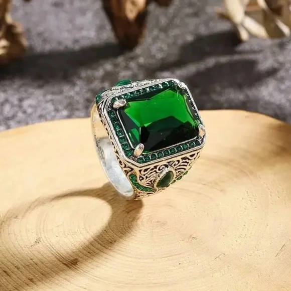 NEW Emerald Ottoman Turkish Retro Large Silver 925 Ring