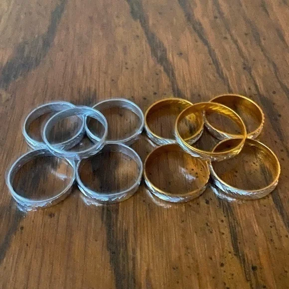 NEW Fine Fashion Unisex Lightweight Aluminum 10 Piece Ring Lot (5 Gold/5 Silver)