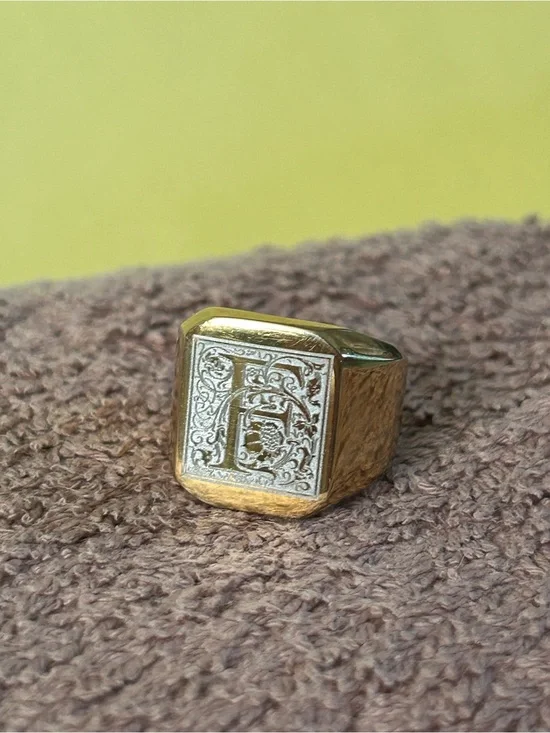 Gold-Tone UNISEX /Men's INITIAL  Signet Ring with Ornate 'F' Engraving (size 7)
