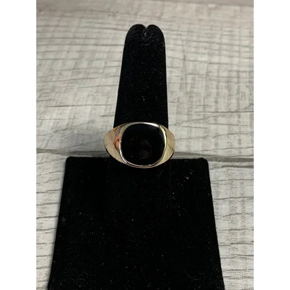 Vintage Gold Tone Signet Ring Black Onyx Style Inlay Minimalist Band Size 9