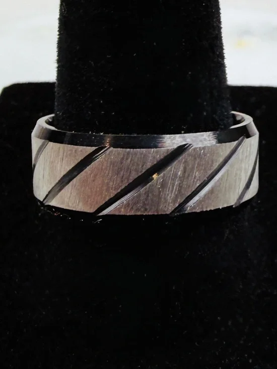Brushed Silver Tone Black Groove Band Ring Size 8 Men's Unisex