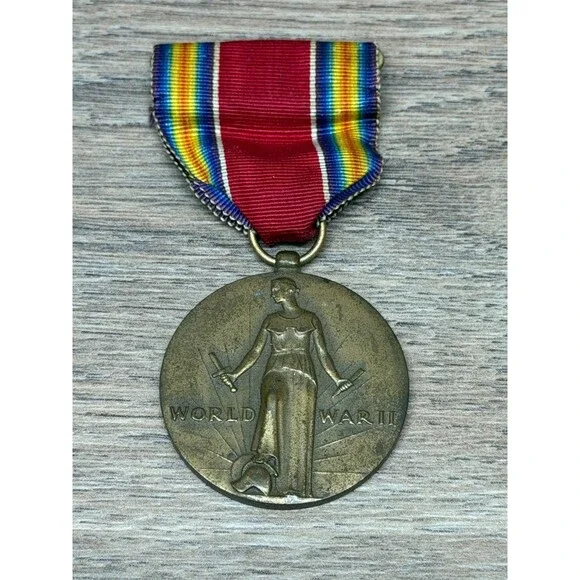 WWII World War 2 Victory Freedom From Fear & Want 1941-1945 Ribbon Medal Vintage
