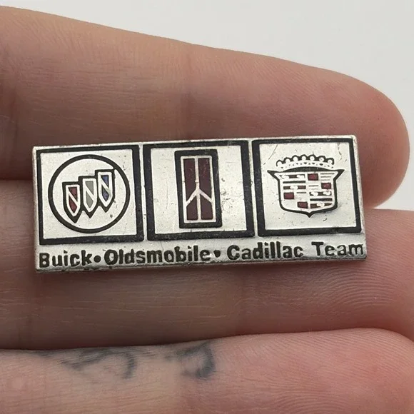 Buick Oldsmobile Cadillac Team Cars Vehicles Lapel Hat Pin
