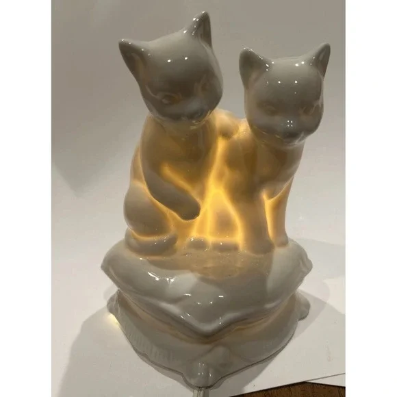 Vintage Child's Ceramic Two Kittens On A Pillow Night Light