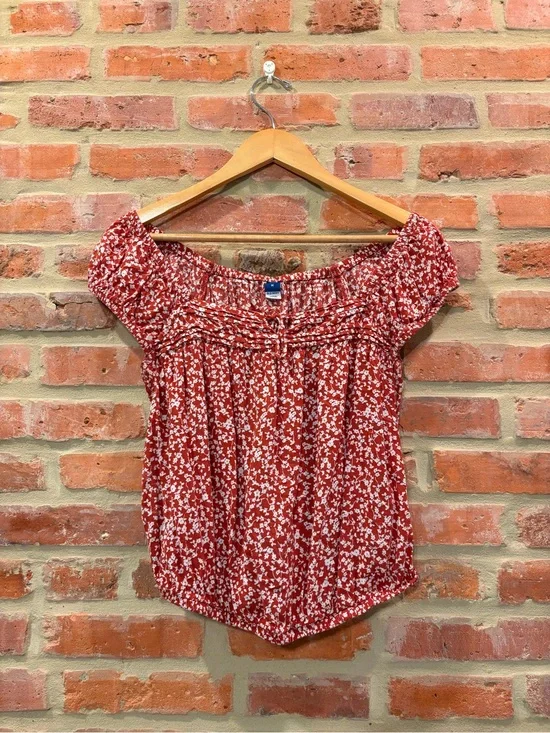 Old Navy Red Floral Cropped Blouse