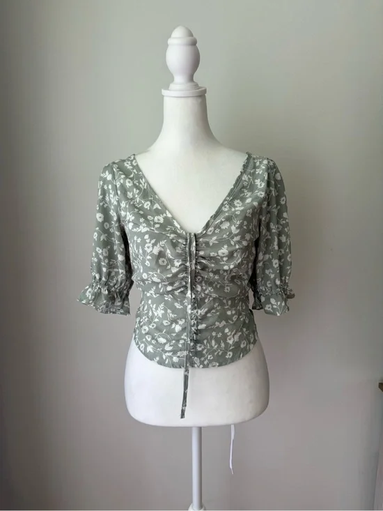Abercrombie & Fitch Sage Green Floral Ruched Tie Blouse XS