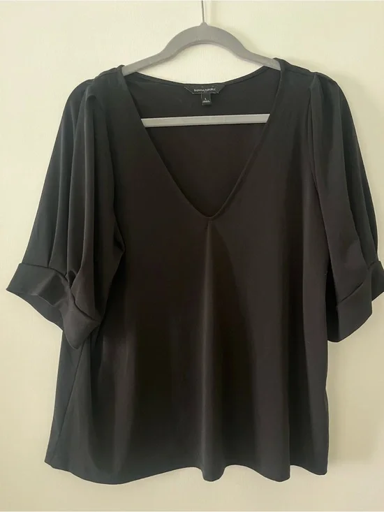 Black V-Neck Puff Sleeve Top