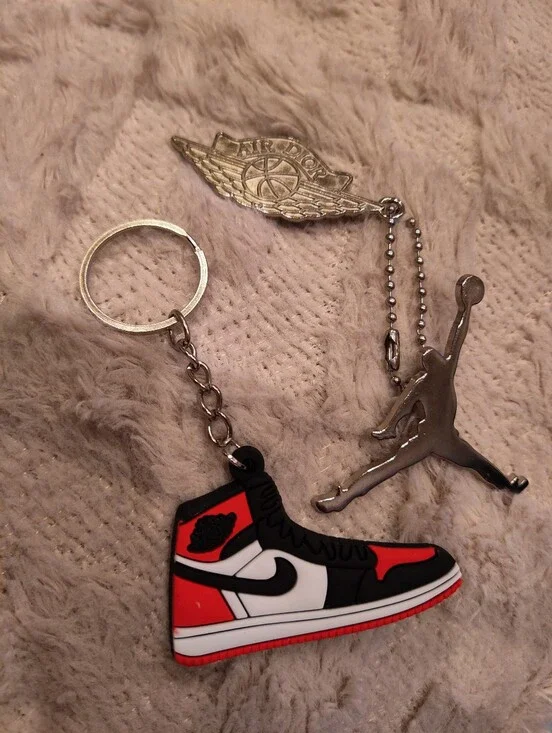 Two Keychains Air Jordan 1 and Air Door Key Chain Set Red Black Silver New