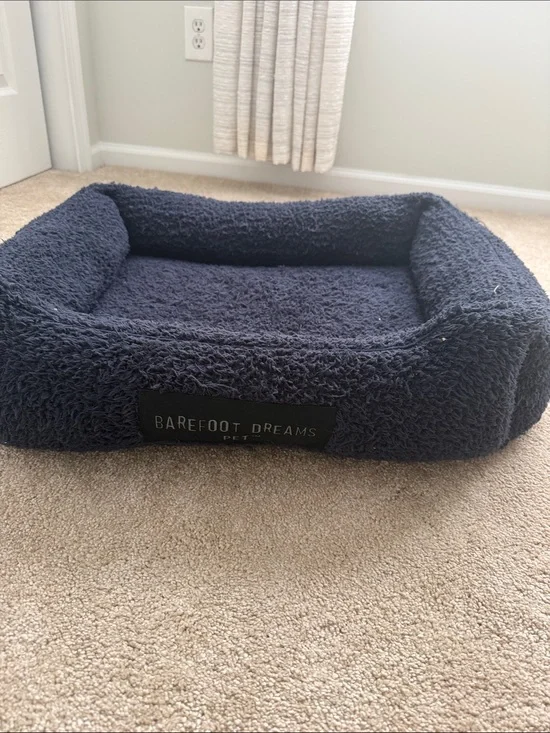 Barefoot Dreams Plush Pet Bed in Navy