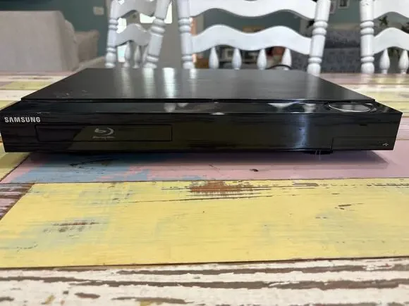 Samsung HT-C5500 5.1 channel Blu-ray home theater system reciever