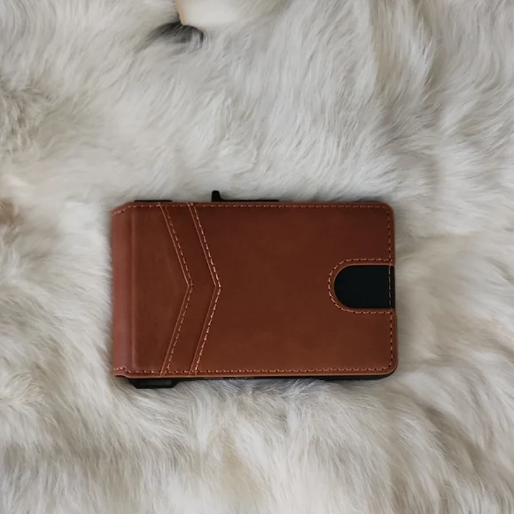 Men's Minimalist RFID Wallet With Card Ejector