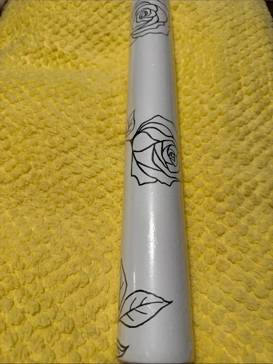 White Rose Pattern Wallpaper Roll - Elegant Floral Wall Decor