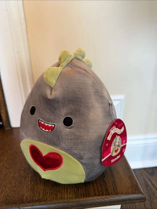 NWT Gray Squishmallow dinosaur with Red Heart - Valentine’s Day collectible