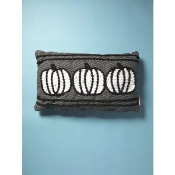 Martha Stewart Halloween Fall 14x24 Pumpkin Indoor Outdoor knit Pillow