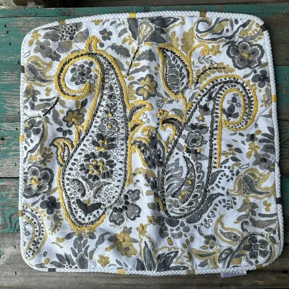 Envogue Embroidered Throw Pillow Cover‎ 18x18 Inch Paisley Floral Decorative EUC