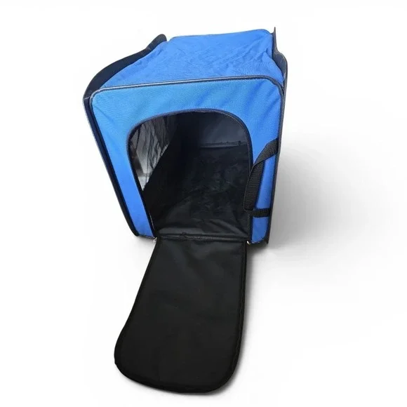 Fold flat pet handlers soft sided crate in size Medium 21