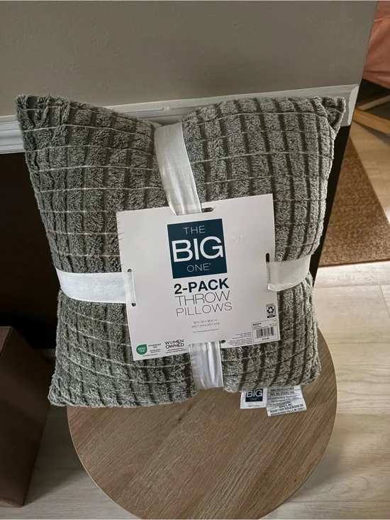 The Big One Gray 2-Pack Waffle-Texture Throw Pillows