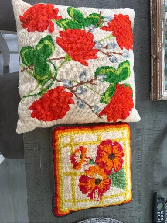 Vintage Floral Accent Pillows - Vibrant Red & Green