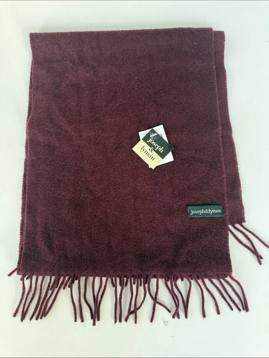 NWT  Bloomingdale’s Joseph & Lyman Burgundy Fringe Scarf