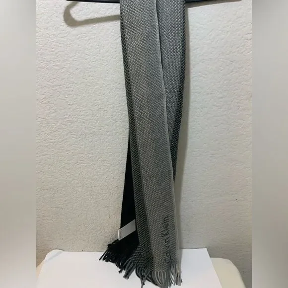 NWT Calvin Klein Black & Gray Colorblock Chunky Raschel Muffler Scarf One Size