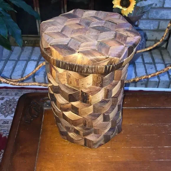 Bamboo Woven Pleated Handmade Cylinder Tube Basket with a Lid and Handles