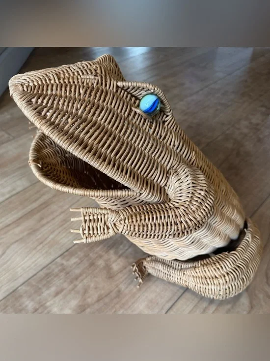 20” Vintage mid-century modern wicker Frog Basket
