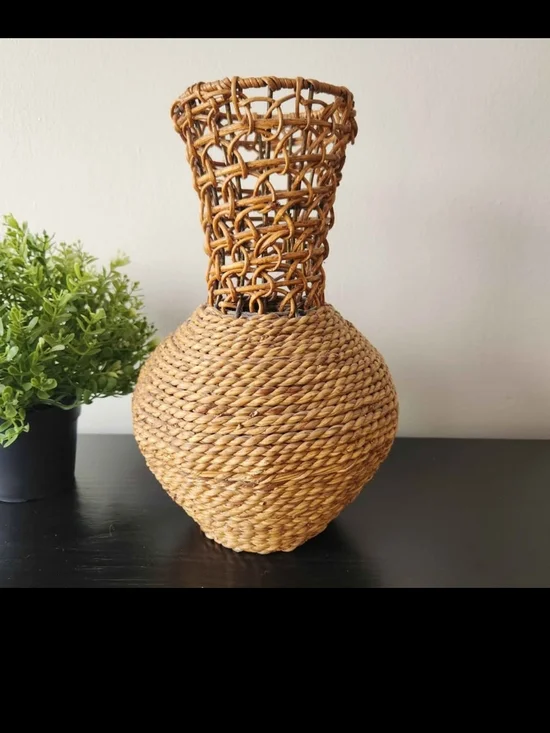 Natural Woven Seagrass Vase - Tan