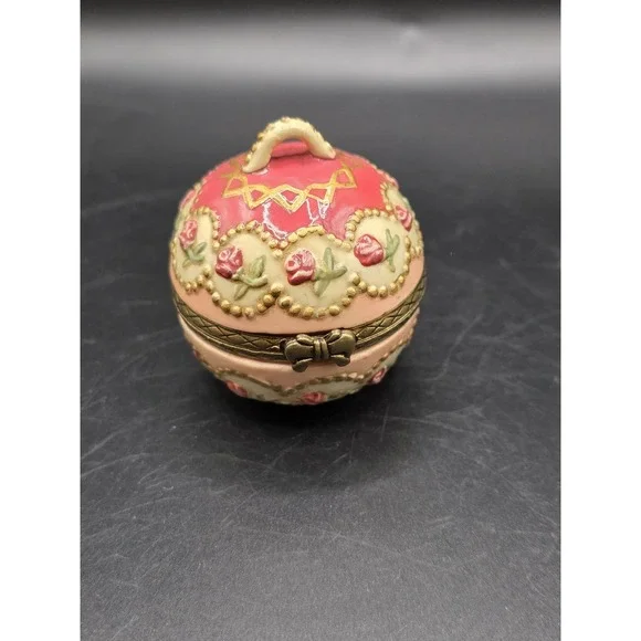 Vintage Trinket Box.  Hand Painted 1998 Perfect For All Occasions