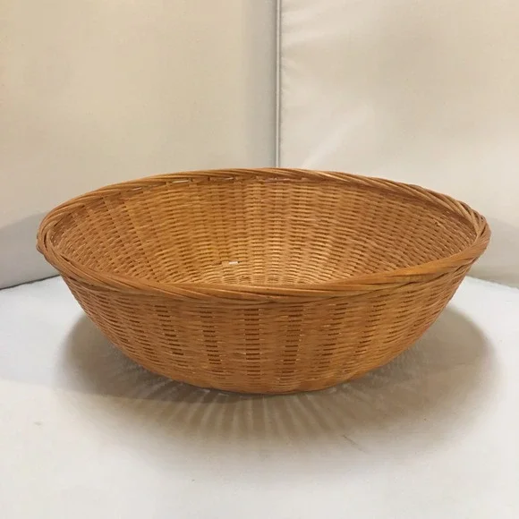 Woven Bamboo Round Basket Unisex Medium Tan Natural Boho Decor Cottagecore