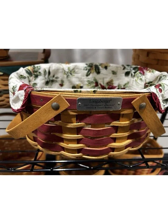 Longaberger 2007 Christmas Sweets And Treats Basket Pinecone poinsettia liner