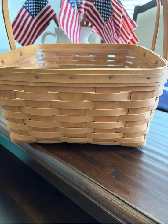 EUC LONGABERGER Natural Cake Basket with Handle, Riser and Protector
