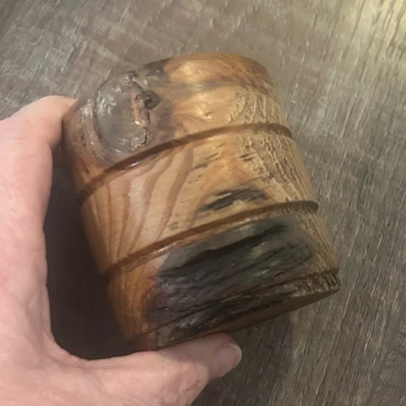 50%offw❤️ Hand carved wooden dice game cup 2001 signed HG011