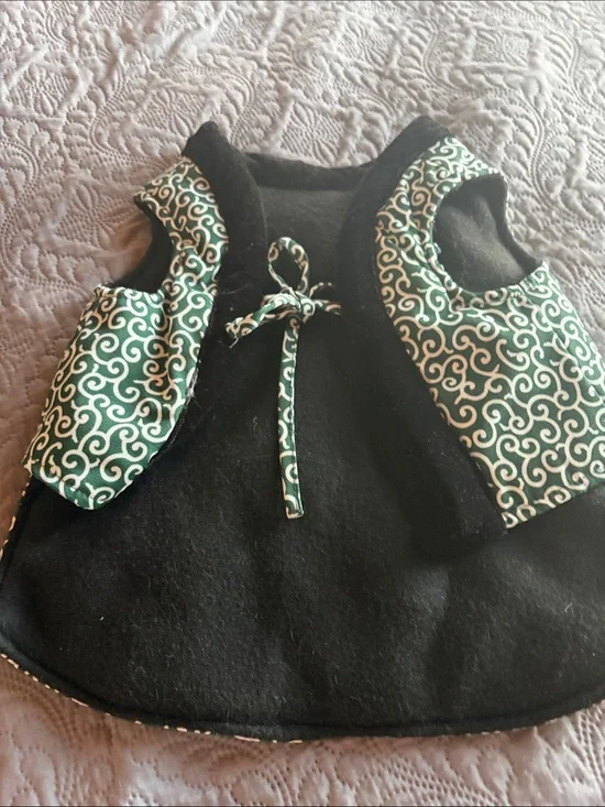 Daiso Black & Green Patterned Dog Vest